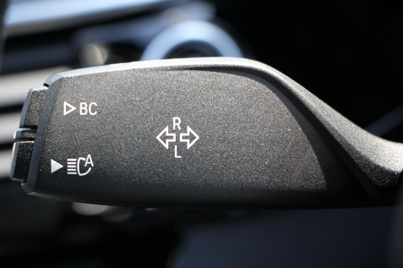 BMW 5シリーズ 530i ﾂｰﾘﾝｸﾞﾌﾞﾗｯｸｱｳﾄ 特別仕様車 1ｵｰﾅ 高出力 ﾅｲﾄﾌﾞﾙｰﾚｻﾞｰ 可変ｻｽ HUD ﾊｰﾏﾝｶｰﾄﾞﾝ 追従ACC ｽﾃｱﾘﾝｸﾞｻﾎﾟｰﾄ ﾀｯﾁ画面HDDﾅﾋﾞTV LEDﾍｯﾄﾞﾗｲﾄ ｵｰﾄﾊｲﾋﾞｰﾑ 電動ﾘｱｹﾞｰﾄ 360度ｶﾒﾗ 全席ﾋｰﾀｰ ﾌﾞﾗｯｸ19AW 2年保証