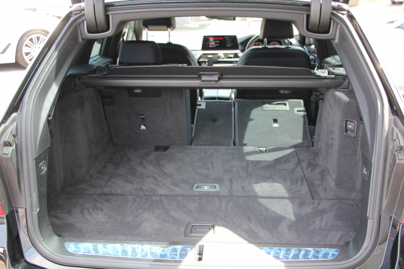 BMW 5シリーズ 530i ﾂｰﾘﾝｸﾞﾌﾞﾗｯｸｱｳﾄ 特別仕様車 1ｵｰﾅ 高出力 ﾅｲﾄﾌﾞﾙｰﾚｻﾞｰ 可変ｻｽ HUD ﾊｰﾏﾝｶｰﾄﾞﾝ 追従ACC ｽﾃｱﾘﾝｸﾞｻﾎﾟｰﾄ ﾀｯﾁ画面HDDﾅﾋﾞTV LEDﾍｯﾄﾞﾗｲﾄ ｵｰﾄﾊｲﾋﾞｰﾑ 電動ﾘｱｹﾞｰﾄ 360度ｶﾒﾗ 全席ﾋｰﾀｰ ﾌﾞﾗｯｸ19AW 2年保証