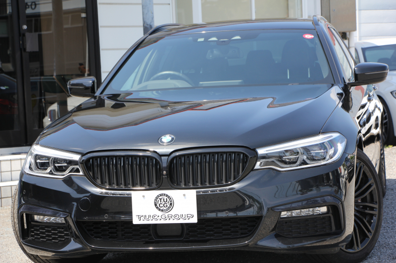 BMW 5シリーズ 530i ﾂｰﾘﾝｸﾞﾌﾞﾗｯｸｱｳﾄ 特別仕様車 1ｵｰﾅ 高出力 ﾅｲﾄﾌﾞﾙｰﾚｻﾞｰ 可変ｻｽ HUD ﾊｰﾏﾝｶｰﾄﾞﾝ 追従ACC ｽﾃｱﾘﾝｸﾞｻﾎﾟｰﾄ ﾀｯﾁ画面HDDﾅﾋﾞTV LEDﾍｯﾄﾞﾗｲﾄ ｵｰﾄﾊｲﾋﾞｰﾑ 電動ﾘｱｹﾞｰﾄ 360度ｶﾒﾗ 全席ﾋｰﾀｰ ﾌﾞﾗｯｸ19AW 2年保証