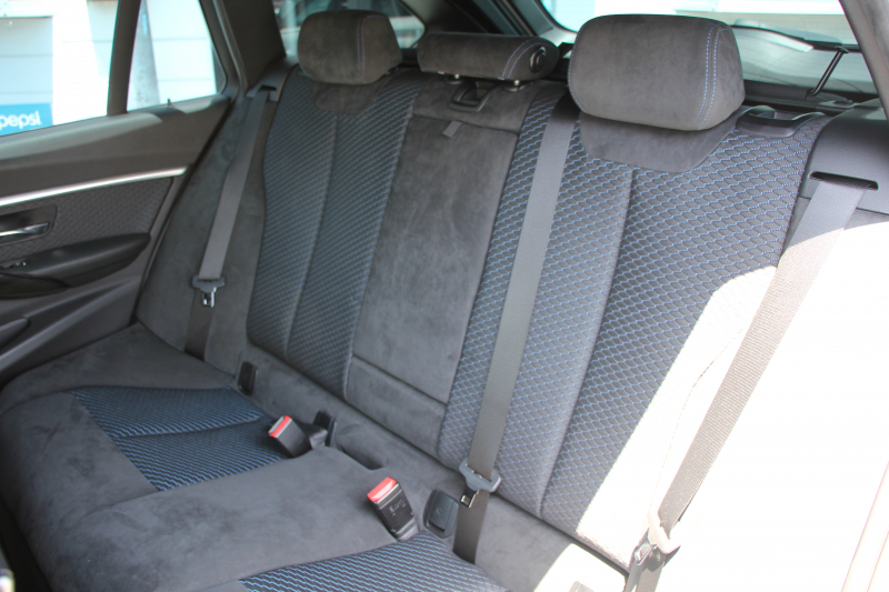 BMW 3シリーズ 320d ﾂｰﾘﾝｸﾞMｽﾎﾟｰﾂ 後期 ﾊﾟﾉﾗﾏｻﾝﾙｰﾌ 液晶ﾒｰﾀｰ 後席ﾓﾆﾀｰ LEDﾍｯﾄﾞﾗｲﾄ&ﾃｰﾙ 追従ACC ﾚｰﾝﾁｪﾝｼﾞ警告 ﾌﾙｾｸﾞTV ﾀｯﾁ画面HDDﾅﾋﾞHi-fiｽﾋﾟｰｶｰ 電動ﾄﾗﾝｸ Mﾊﾟﾌｫｰﾏﾝｽｽﾎﾟｲﾗｰ 衝突軽減ﾌﾞﾚｰｷ 車線逸脱警告 歩行者警告 2年保証