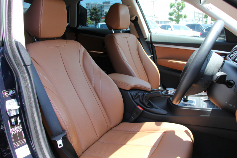 BMW 3シリーズ 320i ｸﾞﾗﾝﾂｰﾘｽﾓ ﾗｸﾞｼﾞｭｱﾘｰ 1ｵｰﾅ 追従ACC ﾋｰﾀｰ茶革 衝突軽減ﾌﾞﾚｰｷ 車線逸脱警告 歩行者警告 ﾀｯﾁﾊﾟｯﾄﾞ対応iﾄﾞﾗｲﾌﾞHDDﾅﾋﾞBｶﾒﾗ 電動ﾄﾗﾝｸ ｽﾏｰﾄｷｰ Bluetooth接続 ｸﾛｰﾑﾗｲﾝｴｸｽﾃﾘｱ 2年保証