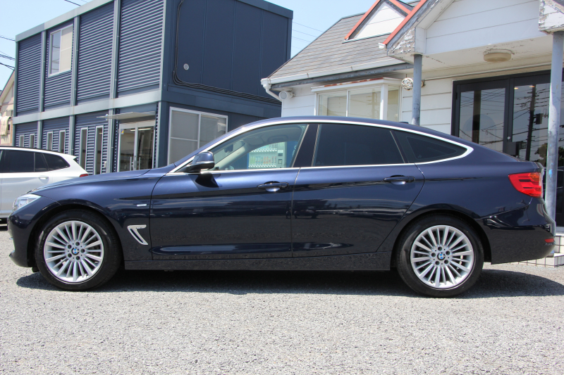 BMW 3シリーズ 320i ｸﾞﾗﾝﾂｰﾘｽﾓ ﾗｸﾞｼﾞｭｱﾘｰ 1ｵｰﾅ 追従ACC ﾋｰﾀｰ茶革 衝突軽減ﾌﾞﾚｰｷ 車線逸脱警告 歩行者警告 ﾀｯﾁﾊﾟｯﾄﾞ対応iﾄﾞﾗｲﾌﾞHDDﾅﾋﾞBｶﾒﾗ 電動ﾄﾗﾝｸ ｽﾏｰﾄｷｰ Bluetooth接続 ｸﾛｰﾑﾗｲﾝｴｸｽﾃﾘｱ 2年保証
