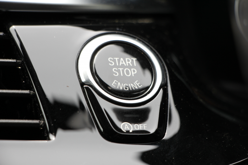 BMW 5シリーズ 530i ﾂｰﾘﾝｸﾞMｽﾎﾟｰﾂ 高出力 252馬力 ﾊﾟﾉﾗﾏｻﾝﾙｰﾌ 全ﾋｰﾀｰ黒革 HUD ﾜｲﾔﾚｽ充電 ｼﾞｪｽﾁｬｰC 追従ACC ｽﾃｱﾘﾝｸﾞｻﾎﾟｰﾄ ﾀｯﾁ画面HDDﾅﾋﾞTV 360度ｶﾒﾗ 電動ﾄﾗﾝｸ LEDﾍｯﾄﾞﾗｲﾄ 2年保証