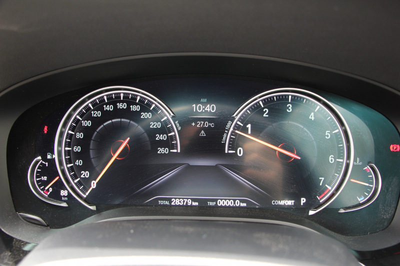 BMW 5シリーズ 530i ﾂｰﾘﾝｸﾞMｽﾎﾟｰﾂ 高出力 252馬力 ﾊﾟﾉﾗﾏｻﾝﾙｰﾌ 全ﾋｰﾀｰ黒革 HUD ﾜｲﾔﾚｽ充電 ｼﾞｪｽﾁｬｰC 追従ACC ｽﾃｱﾘﾝｸﾞｻﾎﾟｰﾄ ﾀｯﾁ画面HDDﾅﾋﾞTV 360度ｶﾒﾗ 電動ﾄﾗﾝｸ LEDﾍｯﾄﾞﾗｲﾄ 2年保証