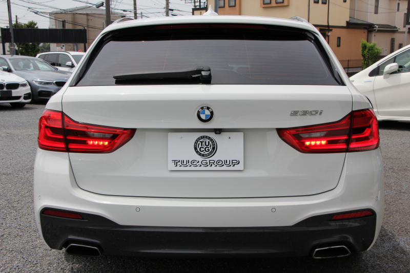 BMW 5シリーズ 530i ﾂｰﾘﾝｸﾞMｽﾎﾟｰﾂ 高出力 252馬力 ﾊﾟﾉﾗﾏｻﾝﾙｰﾌ 全ﾋｰﾀｰ黒革 HUD ﾜｲﾔﾚｽ充電 ｼﾞｪｽﾁｬｰC 追従ACC ｽﾃｱﾘﾝｸﾞｻﾎﾟｰﾄ ﾀｯﾁ画面HDDﾅﾋﾞTV 360度ｶﾒﾗ 電動ﾄﾗﾝｸ LEDﾍｯﾄﾞﾗｲﾄ 2年保証