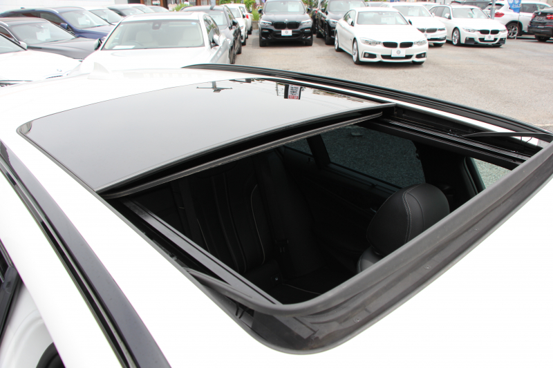 BMW 5シリーズ 530i ﾂｰﾘﾝｸﾞMｽﾎﾟｰﾂ 高出力 252馬力 ﾊﾟﾉﾗﾏｻﾝﾙｰﾌ 全ﾋｰﾀｰ黒革 HUD ﾜｲﾔﾚｽ充電 ｼﾞｪｽﾁｬｰC 追従ACC ｽﾃｱﾘﾝｸﾞｻﾎﾟｰﾄ ﾀｯﾁ画面HDDﾅﾋﾞTV 360度ｶﾒﾗ 電動ﾄﾗﾝｸ LEDﾍｯﾄﾞﾗｲﾄ 2年保証