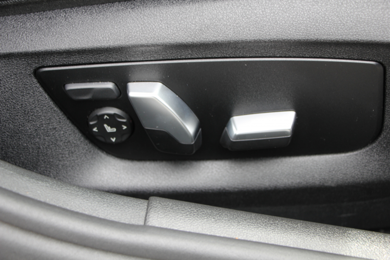 BMW 5シリーズ 530i ﾂｰﾘﾝｸﾞMｽﾎﾟｰﾂ 高出力 252馬力 ﾊﾟﾉﾗﾏｻﾝﾙｰﾌ 全ﾋｰﾀｰ黒革 HUD ﾜｲﾔﾚｽ充電 ｼﾞｪｽﾁｬｰC 追従ACC ｽﾃｱﾘﾝｸﾞｻﾎﾟｰﾄ ﾀｯﾁ画面HDDﾅﾋﾞTV 360度ｶﾒﾗ 電動ﾄﾗﾝｸ LEDﾍｯﾄﾞﾗｲﾄ 2年保証