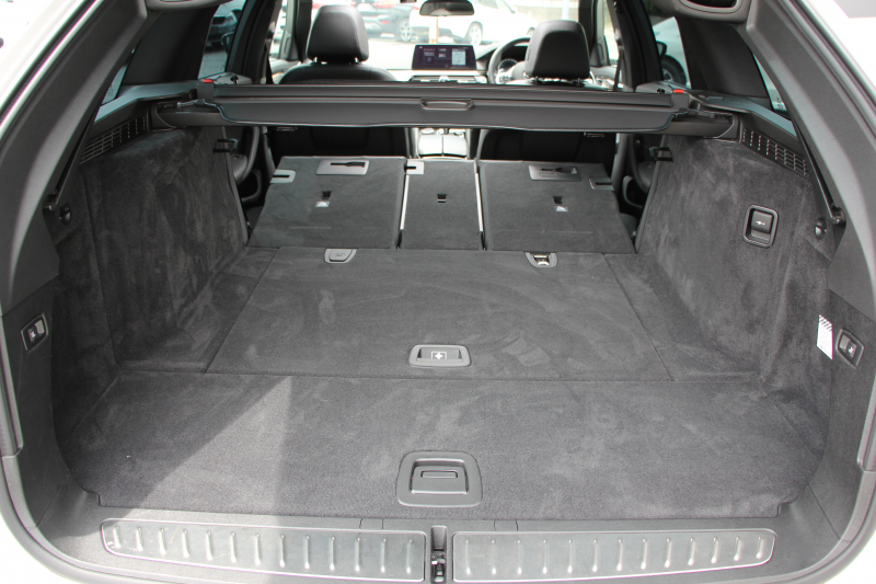 BMW 5シリーズ 530i ﾂｰﾘﾝｸﾞMｽﾎﾟｰﾂ 高出力 252馬力 ﾊﾟﾉﾗﾏｻﾝﾙｰﾌ 全ﾋｰﾀｰ黒革 HUD ﾜｲﾔﾚｽ充電 ｼﾞｪｽﾁｬｰC 追従ACC ｽﾃｱﾘﾝｸﾞｻﾎﾟｰﾄ ﾀｯﾁ画面HDDﾅﾋﾞTV 360度ｶﾒﾗ 電動ﾄﾗﾝｸ LEDﾍｯﾄﾞﾗｲﾄ 2年保証