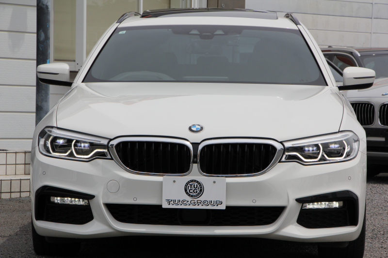 BMW 5シリーズ 530i ﾂｰﾘﾝｸﾞMｽﾎﾟｰﾂ 高出力 252馬力 ﾊﾟﾉﾗﾏｻﾝﾙｰﾌ 全ﾋｰﾀｰ黒革 HUD ﾜｲﾔﾚｽ充電 ｼﾞｪｽﾁｬｰC 追従ACC ｽﾃｱﾘﾝｸﾞｻﾎﾟｰﾄ ﾀｯﾁ画面HDDﾅﾋﾞTV 360度ｶﾒﾗ 電動ﾄﾗﾝｸ LEDﾍｯﾄﾞﾗｲﾄ 2年保証