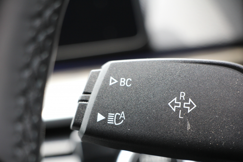 BMW 5シリーズ 530i ﾂｰﾘﾝｸﾞMｽﾎﾟｰﾂ 高出力 252馬力 ﾊﾟﾉﾗﾏｻﾝﾙｰﾌ 全ﾋｰﾀｰ黒革 HUD ﾜｲﾔﾚｽ充電 ｼﾞｪｽﾁｬｰC 追従ACC ｽﾃｱﾘﾝｸﾞｻﾎﾟｰﾄ ﾀｯﾁ画面HDDﾅﾋﾞTV 360度ｶﾒﾗ 電動ﾄﾗﾝｸ LEDﾍｯﾄﾞﾗｲﾄ 2年保証