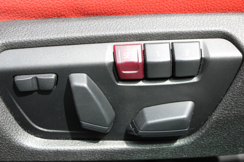 BMW 2シリーズ M235i ｸｰﾍﾟ直6ﾀｰﾎﾞ326馬力 ﾋｰﾀｰ赤革 ｱﾀﾞﾌﾟﾃｨﾌﾞMｻｽ Mﾊﾟﾌｫｰﾏﾝｽ前後ｴｱﾛ ﾌﾙｾｸﾞTV Bｶﾒﾗ&ﾘｱPDC 衝突軽減ﾌﾞﾚｰｷ 車線逸脱警告 歩行者警告 ﾌﾞﾚｰｷ付ｸﾙｺﾝ ﾊﾟﾄﾞﾙｼﾌﾄ 8速AT ﾀｯﾁﾊﾟｯﾄﾞ対応HDDﾅﾋﾞ2年保証