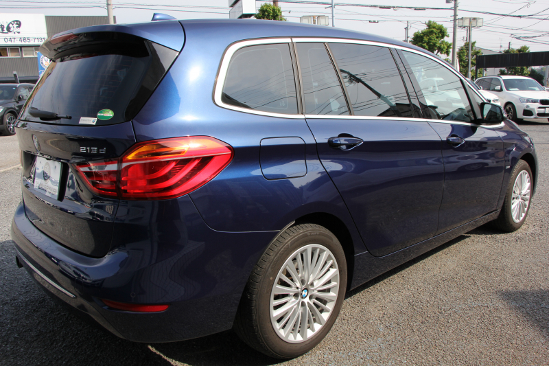 BMW 2シリーズ 218d ｸﾞﾗﾝﾂｱﾗｰ ﾗｸﾞｼﾞｭｱﾘｰ 3列7人乗 追従ACC HUD 変更後ﾀｯﾁ画面ﾅﾋﾞﾋｰﾀｰ黒革 LEDﾍｯﾄﾞﾗｲﾄ ｺﾝﾌｫｰﾄP 電動ﾘｱｹﾞｰﾄ ｽﾏｰﾄｷｰ 衝突軽減ﾌﾞﾚｰｷ 車線逸脱警告 歩行者警告 Pｱｼｽﾄ 2年保証