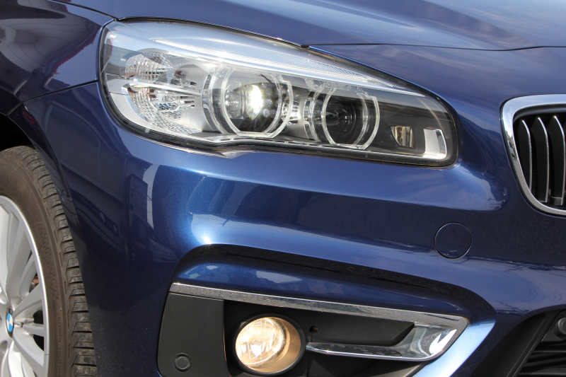 BMW 2シリーズ 218d ｸﾞﾗﾝﾂｱﾗｰ ﾗｸﾞｼﾞｭｱﾘｰ 3列7人乗 追従ACC HUD 変更後ﾀｯﾁ画面ﾅﾋﾞﾋｰﾀｰ黒革 LEDﾍｯﾄﾞﾗｲﾄ ｺﾝﾌｫｰﾄP 電動ﾘｱｹﾞｰﾄ ｽﾏｰﾄｷｰ 衝突軽減ﾌﾞﾚｰｷ 車線逸脱警告 歩行者警告 Pｱｼｽﾄ 2年保証