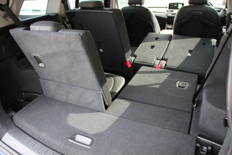 BMW 2シリーズ 218d ｸﾞﾗﾝﾂｱﾗｰ ﾗｸﾞｼﾞｭｱﾘｰ 3列7人乗 追従ACC HUD 変更後ﾀｯﾁ画面ﾅﾋﾞﾋｰﾀｰ黒革 LEDﾍｯﾄﾞﾗｲﾄ ｺﾝﾌｫｰﾄP 電動ﾘｱｹﾞｰﾄ ｽﾏｰﾄｷｰ 衝突軽減ﾌﾞﾚｰｷ 車線逸脱警告 歩行者警告 Pｱｼｽﾄ 2年保証