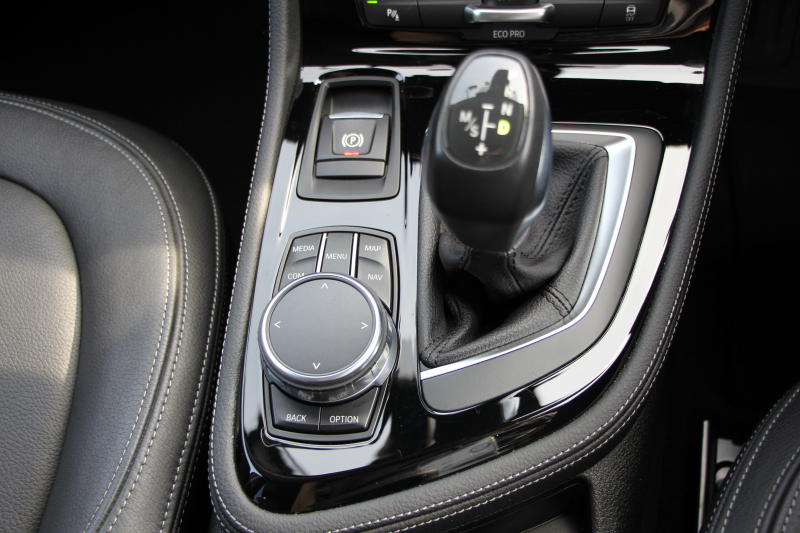 BMW 2シリーズ 218d ｸﾞﾗﾝﾂｱﾗｰ ﾗｸﾞｼﾞｭｱﾘｰ 3列7人乗 追従ACC HUD 変更後ﾀｯﾁ画面ﾅﾋﾞﾋｰﾀｰ黒革 LEDﾍｯﾄﾞﾗｲﾄ ｺﾝﾌｫｰﾄP 電動ﾘｱｹﾞｰﾄ ｽﾏｰﾄｷｰ 衝突軽減ﾌﾞﾚｰｷ 車線逸脱警告 歩行者警告 Pｱｼｽﾄ 2年保証