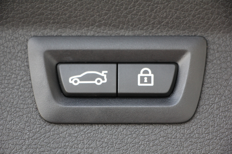 BMW 2シリーズ 218d ｸﾞﾗﾝﾂｱﾗｰ ﾗｸﾞｼﾞｭｱﾘｰ 3列7人乗 追従ACC HUD 変更後ﾀｯﾁ画面ﾅﾋﾞﾋｰﾀｰ黒革 LEDﾍｯﾄﾞﾗｲﾄ ｺﾝﾌｫｰﾄP 電動ﾘｱｹﾞｰﾄ ｽﾏｰﾄｷｰ 衝突軽減ﾌﾞﾚｰｷ 車線逸脱警告 歩行者警告 Pｱｼｽﾄ 2年保証