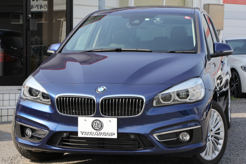 BMW 2シリーズ 218d ｸﾞﾗﾝﾂｱﾗｰ ﾗｸﾞｼﾞｭｱﾘｰ 3列7人乗 追従ACC HUD 変更後ﾀｯﾁ画面ﾅﾋﾞﾋｰﾀｰ黒革 LEDﾍｯﾄﾞﾗｲﾄ ｺﾝﾌｫｰﾄP 電動ﾘｱｹﾞｰﾄ ｽﾏｰﾄｷｰ 衝突軽減ﾌﾞﾚｰｷ 車線逸脱警告 歩行者警告 Pｱｼｽﾄ 2年保証