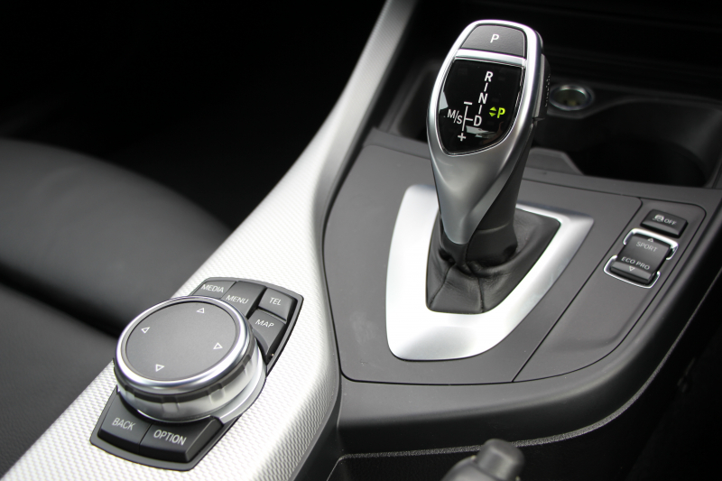 BMW 2シリーズ M235i ｸｰﾍﾟ直6ﾀｰﾎﾞ326馬力 ﾋｰﾀｰ黒革 ｱﾀﾞﾌﾟﾃｨﾌﾞMｻｽ Mｽﾎﾟｰﾂﾌﾞﾚｰｷ Bｶﾒﾗ&ﾘｱPDC 衝突軽減ﾌﾞﾚｰｷ 車線逸脱警告 歩行者警告 ﾌﾞﾚｰｷ付ｸﾙｺﾝ HDDﾅﾋﾞBluetooth接続 ｽﾏｰﾄｷｰ 専用ﾌﾞﾚｰｷ 18AW 2年保証