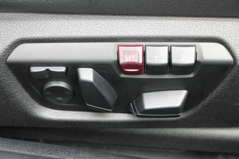 BMW 2シリーズ M235i ｸｰﾍﾟ直6ﾀｰﾎﾞ326馬力 ﾋｰﾀｰ黒革 ｱﾀﾞﾌﾟﾃｨﾌﾞMｻｽ Mｽﾎﾟｰﾂﾌﾞﾚｰｷ Bｶﾒﾗ&ﾘｱPDC 衝突軽減ﾌﾞﾚｰｷ 車線逸脱警告 歩行者警告 ﾌﾞﾚｰｷ付ｸﾙｺﾝ HDDﾅﾋﾞBluetooth接続 ｽﾏｰﾄｷｰ 専用ﾌﾞﾚｰｷ 18AW 2年保証