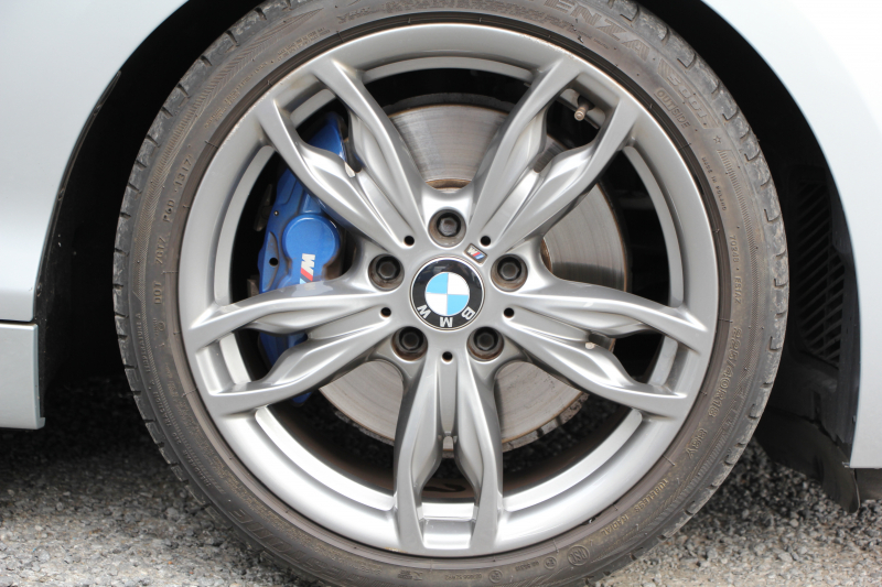 BMW 2シリーズ M235i ｸｰﾍﾟ直6ﾀｰﾎﾞ326馬力 ﾋｰﾀｰ黒革 ｱﾀﾞﾌﾟﾃｨﾌﾞMｻｽ Mｽﾎﾟｰﾂﾌﾞﾚｰｷ Bｶﾒﾗ&ﾘｱPDC 衝突軽減ﾌﾞﾚｰｷ 車線逸脱警告 歩行者警告 ﾌﾞﾚｰｷ付ｸﾙｺﾝ HDDﾅﾋﾞBluetooth接続 ｽﾏｰﾄｷｰ 専用ﾌﾞﾚｰｷ 18AW 2年保証