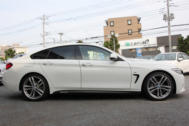 BMW 4シリーズ 440i ｸﾞﾗﾝｸｰﾍﾟMｽﾎﾟｰﾂ 最終ﾓﾃﾞﾙ ｻﾝﾙｰﾌ ｺｰﾗﾙﾚｯﾄﾞﾚｻﾞｰ LEDﾍｯﾄﾞﾗｲﾄ&ﾃｰﾙ 直6ﾀｰﾎﾞ326馬力 液晶ﾒｰﾀｰ ﾊｰﾏﾝｶｰﾄﾞﾝ 追従ACC HUD ﾀｯﾁ画面ﾅﾋﾞTV 衝突軽減ﾌﾞﾚｰｷ 車線逸脱警告 歩行者警告 2年保証