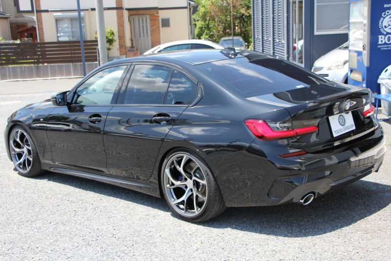 BMW 3シリーズ 330i Mｽﾎﾟｰﾂ ｲﾉﾍﾞｰｼｮﾝ&ﾃﾞﾋﾞｭｰ&ｺﾝﾌｫｰﾄP 高出力 258馬力 ﾚｰｻﾞｰLEDﾗｲﾄ HUD ｼﾞｪｽﾁｬｰC ﾋｰﾀｰ黒革 電動ﾄﾗﾝｸ Hifiｽﾋﾟｰｶｰ 360度ｶﾒﾗ ﾚｲｽﾞVMF19AW ﾋﾞﾙｼｭﾀｲﾝEVOS車高調 追従ACC ｽﾃｱﾘﾝｸﾞｻﾎﾟｰﾄ ﾀｯﾁﾊﾟﾈﾙﾅﾋﾞ2年保証