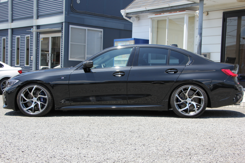 BMW 3シリーズ 330i Mｽﾎﾟｰﾂ ｲﾉﾍﾞｰｼｮﾝ&ﾃﾞﾋﾞｭｰ&ｺﾝﾌｫｰﾄP 高出力 258馬力 ﾚｰｻﾞｰLEDﾗｲﾄ HUD ｼﾞｪｽﾁｬｰC ﾋｰﾀｰ黒革 電動ﾄﾗﾝｸ Hifiｽﾋﾟｰｶｰ 360度ｶﾒﾗ ﾚｲｽﾞVMF19AW ﾋﾞﾙｼｭﾀｲﾝEVOS車高調 追従ACC ｽﾃｱﾘﾝｸﾞｻﾎﾟｰﾄ ﾀｯﾁﾊﾟﾈﾙﾅﾋﾞ2年保証