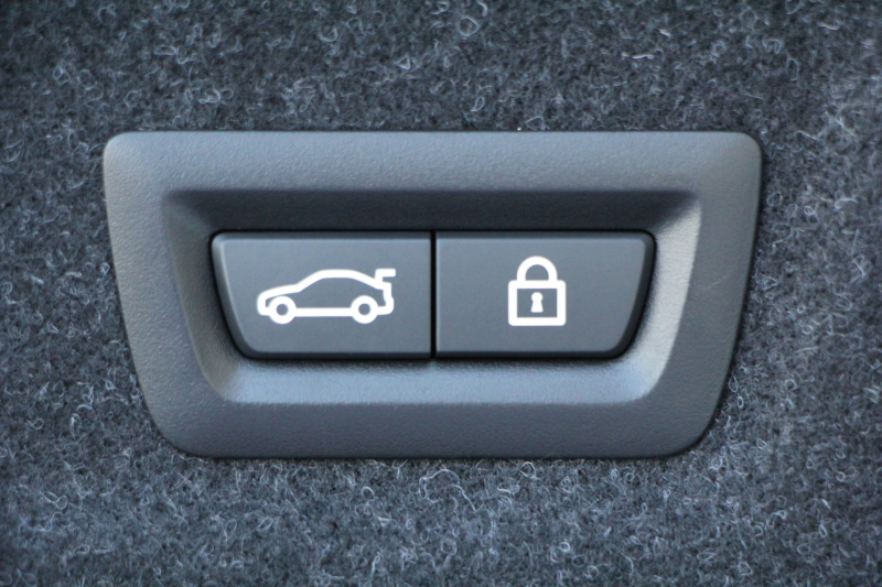 BMW 3シリーズ 330i Mｽﾎﾟｰﾂ ｲﾉﾍﾞｰｼｮﾝ&ﾃﾞﾋﾞｭｰ&ｺﾝﾌｫｰﾄP 高出力 258馬力 ﾚｰｻﾞｰLEDﾗｲﾄ HUD ｼﾞｪｽﾁｬｰC ﾋｰﾀｰ黒革 電動ﾄﾗﾝｸ Hifiｽﾋﾟｰｶｰ 360度ｶﾒﾗ ﾚｲｽﾞVMF19AW ﾋﾞﾙｼｭﾀｲﾝEVOS車高調 追従ACC ｽﾃｱﾘﾝｸﾞｻﾎﾟｰﾄ ﾀｯﾁﾊﾟﾈﾙﾅﾋﾞ2年保証