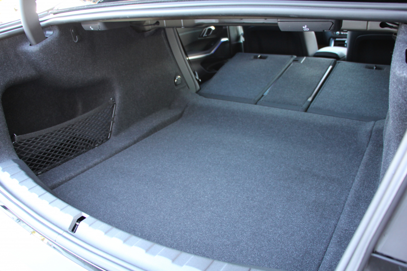 BMW 3シリーズ 330i Mｽﾎﾟｰﾂ ｲﾉﾍﾞｰｼｮﾝ&ﾃﾞﾋﾞｭｰ&ｺﾝﾌｫｰﾄP 高出力 258馬力 ﾚｰｻﾞｰLEDﾗｲﾄ HUD ｼﾞｪｽﾁｬｰC ﾋｰﾀｰ黒革 電動ﾄﾗﾝｸ Hifiｽﾋﾟｰｶｰ 360度ｶﾒﾗ ﾚｲｽﾞVMF19AW ﾋﾞﾙｼｭﾀｲﾝEVOS車高調 追従ACC ｽﾃｱﾘﾝｸﾞｻﾎﾟｰﾄ ﾀｯﾁﾊﾟﾈﾙﾅﾋﾞ2年保証