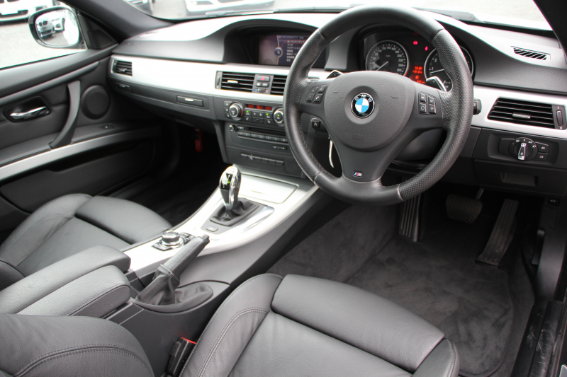 BMW 3シリーズ 335i ｸｰﾍﾟMｽﾎﾟｰﾂ☆期間限定掲載☆最終ﾓﾃﾞﾙ ｻﾝﾙｰﾌ ﾋｰﾀｰ黒革 真珠色 N55B30Aｴﾝｼﾞﾝ 7速DCT 直6ﾀｰﾎﾞ306馬力 ｱﾄﾞﾊﾞﾝﾚｰｼﾝｸﾞ19AW iﾄﾞﾗｲﾌﾞHDDﾅﾋﾞﾌﾙｾｸﾞTV ﾊﾟﾄﾞﾙｼﾌﾄ ｽﾏｰﾄｷｰ ｸﾙｺﾝ 専用ｴｱﾛ MPerformanceﾘｱﾃﾞｨﾌｭｰｻﾞｰ 2年保証