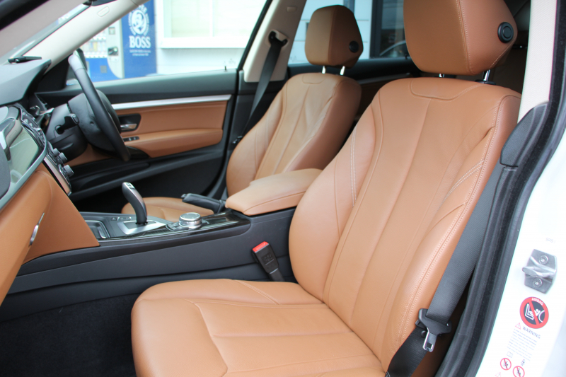 BMW 3シリーズ 320i ｸﾞﾗﾝﾂｰﾘｽﾓ ﾗｸﾞｼﾞｭｱﾘｰ☆期間限定掲載☆追従ACC ﾋｰﾀｰ茶革 衝突軽減ﾌﾞﾚｰｷ 車線逸脱警告 歩行者警告 ﾌﾙｾｸﾞTV ﾀｯﾁﾊﾟｯﾄﾞ対応iﾄﾞﾗｲﾌﾞHDDﾅﾋﾞBｶﾒﾗ 電動ﾄﾗﾝｸ ｽﾏｰﾄｷｰ Bluetooth接続 ｸﾛｰﾑﾗｲﾝｴｸｽﾃﾘｱ 2年保証