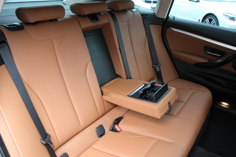 BMW 3シリーズ 320i ｸﾞﾗﾝﾂｰﾘｽﾓ ﾗｸﾞｼﾞｭｱﾘｰ☆期間限定掲載☆追従ACC ﾋｰﾀｰ茶革 衝突軽減ﾌﾞﾚｰｷ 車線逸脱警告 歩行者警告 ﾌﾙｾｸﾞTV ﾀｯﾁﾊﾟｯﾄﾞ対応iﾄﾞﾗｲﾌﾞHDDﾅﾋﾞBｶﾒﾗ 電動ﾄﾗﾝｸ ｽﾏｰﾄｷｰ Bluetooth接続 ｸﾛｰﾑﾗｲﾝｴｸｽﾃﾘｱ 2年保証