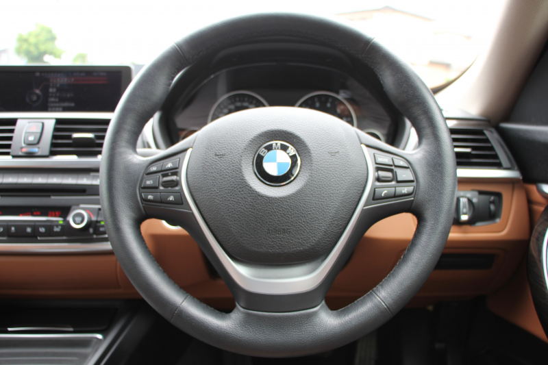 BMW 3シリーズ 320i ｸﾞﾗﾝﾂｰﾘｽﾓ ﾗｸﾞｼﾞｭｱﾘｰ☆期間限定掲載☆追従ACC ﾋｰﾀｰ茶革 衝突軽減ﾌﾞﾚｰｷ 車線逸脱警告 歩行者警告 ﾌﾙｾｸﾞTV ﾀｯﾁﾊﾟｯﾄﾞ対応iﾄﾞﾗｲﾌﾞHDDﾅﾋﾞBｶﾒﾗ 電動ﾄﾗﾝｸ ｽﾏｰﾄｷｰ Bluetooth接続 ｸﾛｰﾑﾗｲﾝｴｸｽﾃﾘｱ 2年保証