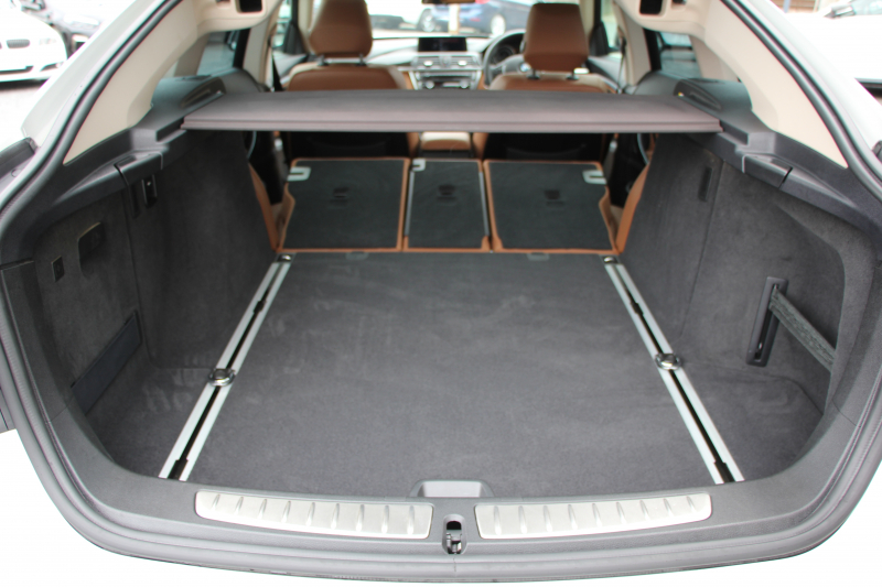 BMW 3シリーズ 320i ｸﾞﾗﾝﾂｰﾘｽﾓ ﾗｸﾞｼﾞｭｱﾘｰ☆期間限定掲載☆追従ACC ﾋｰﾀｰ茶革 衝突軽減ﾌﾞﾚｰｷ 車線逸脱警告 歩行者警告 ﾌﾙｾｸﾞTV ﾀｯﾁﾊﾟｯﾄﾞ対応iﾄﾞﾗｲﾌﾞHDDﾅﾋﾞBｶﾒﾗ 電動ﾄﾗﾝｸ ｽﾏｰﾄｷｰ Bluetooth接続 ｸﾛｰﾑﾗｲﾝｴｸｽﾃﾘｱ 2年保証