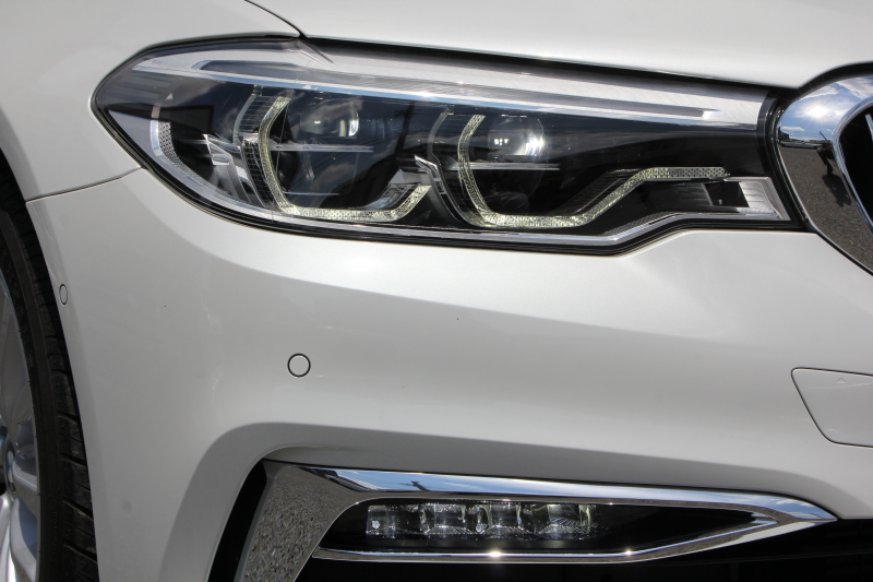 BMW 5シリーズ 523d ﾗｸﾞｼﾞｭｱﾘｰ ｺﾝﾌｫｰﾄP 1ｵｰﾅ 真珠色 変更後新ﾒｰﾀｰ 全ﾋｰﾀｰ黒革 ﾍﾞﾝﾁﾚｰｼｮﾝ&ﾏｯｻｰｼﾞ付ｺﾝﾌｫｰﾄｼｰﾄ ｿﾌﾄｸﾛｰｽﾞﾄﾞｱ HUD 追従ACC ｽﾃｱﾘﾝｸﾞｻﾎﾟｰﾄ ﾀｯﾁ画面対応ﾅﾋﾞTV 360度ｶﾒﾗ LEDﾍｯﾄﾞﾗｲﾄ PDC緊急ﾌﾞﾚｰｷ 2年保証