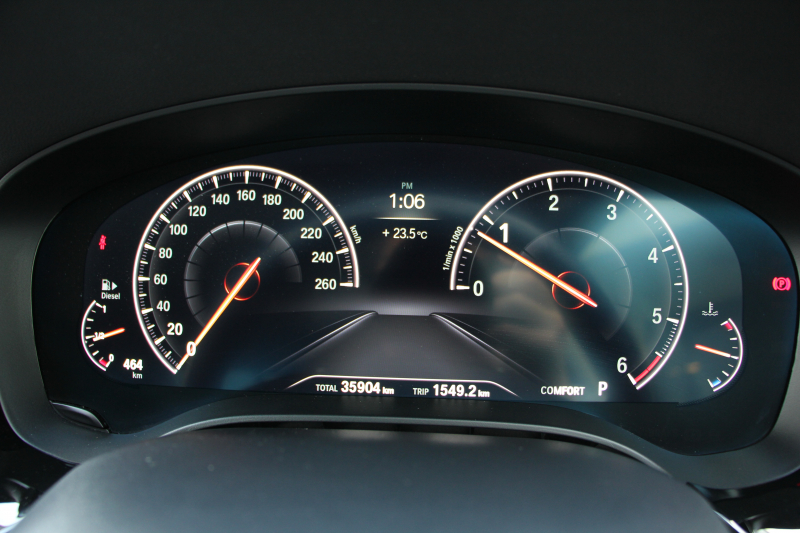 BMW 5シリーズ 523d ﾗｸﾞｼﾞｭｱﾘｰ ｺﾝﾌｫｰﾄP 1ｵｰﾅ 真珠色 変更後新ﾒｰﾀｰ 全ﾋｰﾀｰ黒革 ﾍﾞﾝﾁﾚｰｼｮﾝ&ﾏｯｻｰｼﾞ付ｺﾝﾌｫｰﾄｼｰﾄ ｿﾌﾄｸﾛｰｽﾞﾄﾞｱ HUD 追従ACC ｽﾃｱﾘﾝｸﾞｻﾎﾟｰﾄ ﾀｯﾁ画面対応ﾅﾋﾞTV 360度ｶﾒﾗ LEDﾍｯﾄﾞﾗｲﾄ PDC緊急ﾌﾞﾚｰｷ 2年保証