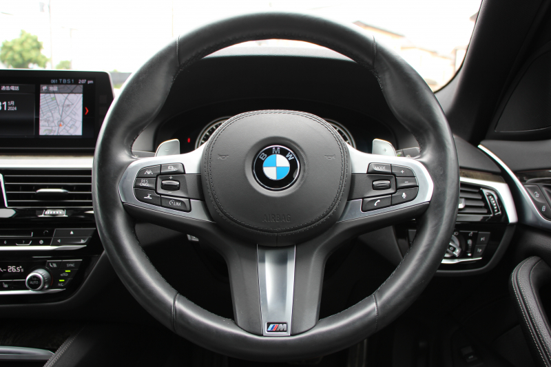 BMW 5シリーズ 540i Xdrive ﾂｰﾘﾝｸﾞMｽﾎﾟｰﾂ ﾃﾞﾋﾞｭｰP 4WD☆期間限定掲載☆直6ﾀｰﾎﾞ340馬力  全ﾋｰﾀｰ黒革 ｿﾌﾄｸﾛｰｽﾞﾄﾞｱ ｼﾞｪｽﾁｬｰC 液晶ﾒｰﾀｰ HUD 追従ACC LEDﾍｯﾄﾞﾗｲﾄ ﾀｯﾁ画面ﾅﾋﾞTV Mｽﾎﾟｰﾂﾌﾞﾚｰｷ 360度ﾊﾟﾉﾗﾏｶﾒﾗ 19AW ｱﾝﾋﾞｴﾝﾄﾗｲﾄ 電動ﾄﾗﾝｸ  2年保証