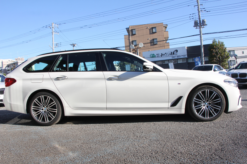 BMW 5シリーズ 540i Xdrive ﾂｰﾘﾝｸﾞMｽﾎﾟｰﾂ ﾃﾞﾋﾞｭｰP 4WD☆期間限定掲載☆直6ﾀｰﾎﾞ340馬力  全ﾋｰﾀｰ黒革 ｿﾌﾄｸﾛｰｽﾞﾄﾞｱ ｼﾞｪｽﾁｬｰC 液晶ﾒｰﾀｰ HUD 追従ACC LEDﾍｯﾄﾞﾗｲﾄ ﾀｯﾁ画面ﾅﾋﾞTV Mｽﾎﾟｰﾂﾌﾞﾚｰｷ 360度ﾊﾟﾉﾗﾏｶﾒﾗ 19AW ｱﾝﾋﾞｴﾝﾄﾗｲﾄ 電動ﾄﾗﾝｸ  2年保証