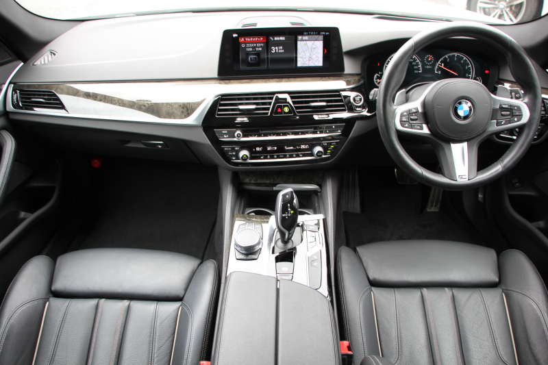 BMW 5シリーズ 540i Xdrive ﾂｰﾘﾝｸﾞMｽﾎﾟｰﾂ ﾃﾞﾋﾞｭｰP 4WD☆期間限定掲載☆直6ﾀｰﾎﾞ340馬力  全ﾋｰﾀｰ黒革 ｿﾌﾄｸﾛｰｽﾞﾄﾞｱ ｼﾞｪｽﾁｬｰC 液晶ﾒｰﾀｰ HUD 追従ACC LEDﾍｯﾄﾞﾗｲﾄ ﾀｯﾁ画面ﾅﾋﾞTV Mｽﾎﾟｰﾂﾌﾞﾚｰｷ 360度ﾊﾟﾉﾗﾏｶﾒﾗ 19AW ｱﾝﾋﾞｴﾝﾄﾗｲﾄ 電動ﾄﾗﾝｸ  2年保証