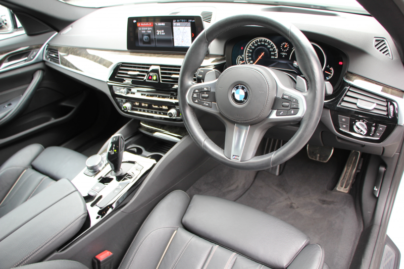 BMW 5シリーズ 540i Xdrive ﾂｰﾘﾝｸﾞMｽﾎﾟｰﾂ ﾃﾞﾋﾞｭｰP 4WD☆期間限定掲載☆直6ﾀｰﾎﾞ340馬力  全ﾋｰﾀｰ黒革 ｿﾌﾄｸﾛｰｽﾞﾄﾞｱ ｼﾞｪｽﾁｬｰC 液晶ﾒｰﾀｰ HUD 追従ACC LEDﾍｯﾄﾞﾗｲﾄ ﾀｯﾁ画面ﾅﾋﾞTV Mｽﾎﾟｰﾂﾌﾞﾚｰｷ 360度ﾊﾟﾉﾗﾏｶﾒﾗ 19AW ｱﾝﾋﾞｴﾝﾄﾗｲﾄ 電動ﾄﾗﾝｸ  2年保証