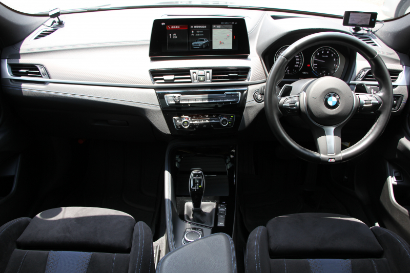 BMW X2 M35i ｾﾚｸﾄP 306馬力 直噴ﾂｲﾝﾀｰﾎﾞ4WD ﾊﾟﾉﾗﾏｻﾝR Mｽﾎﾟｰﾂｼｰﾄ ｵﾌﾟｼｮﾝ20AW ｼｰﾄﾋｰﾀｰ ﾌﾙｾｸﾞTV 追従ACC HUD LEDﾍｯﾄﾞﾗｲﾄ ｺﾝﾌｫｰﾄP 電動ﾄﾗﾝｸ Pｱｼｽﾄ Mｽﾎﾟｰﾂﾌﾞﾚｰｷ Mﾘｱｽﾎﾟｲﾗｰ 専用ﾃﾞﾌ 2年保証