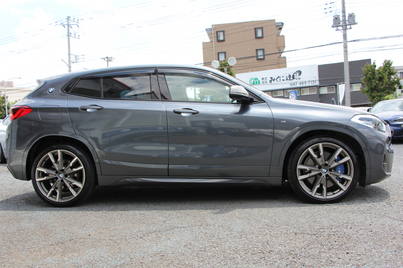 BMW X2 M35i ｾﾚｸﾄP 306馬力 直噴ﾂｲﾝﾀｰﾎﾞ4WD ﾊﾟﾉﾗﾏｻﾝR Mｽﾎﾟｰﾂｼｰﾄ ｵﾌﾟｼｮﾝ20AW ｼｰﾄﾋｰﾀｰ ﾌﾙｾｸﾞTV 追従ACC HUD LEDﾍｯﾄﾞﾗｲﾄ ｺﾝﾌｫｰﾄP 電動ﾄﾗﾝｸ Pｱｼｽﾄ Mｽﾎﾟｰﾂﾌﾞﾚｰｷ Mﾘｱｽﾎﾟｲﾗｰ 専用ﾃﾞﾌ 2年保証