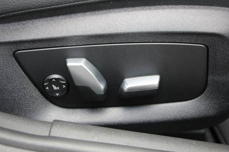 BMW 5シリーズ 530i ﾗｸﾞｼﾞｭｱﾘｰ 真珠色 高出力 252馬力 全ﾋｰﾀｰ黒革 追従ACC ｽﾃｱﾘﾝｸﾞｻﾎﾟｰﾄ ﾌﾙｾｸﾞTV ﾀｯﾁ画面HDDﾅﾋﾞTV 360度ｶﾒﾗ LEDﾍｯﾄﾞﾗｲﾄ ｵｰﾄﾊｲﾋﾞｰﾑ ｱﾝﾋﾞｴﾝﾄﾗｲﾄ ｽﾏｰﾄｷｰ PDC緊急ﾌﾞﾚｰｷ 2年保証