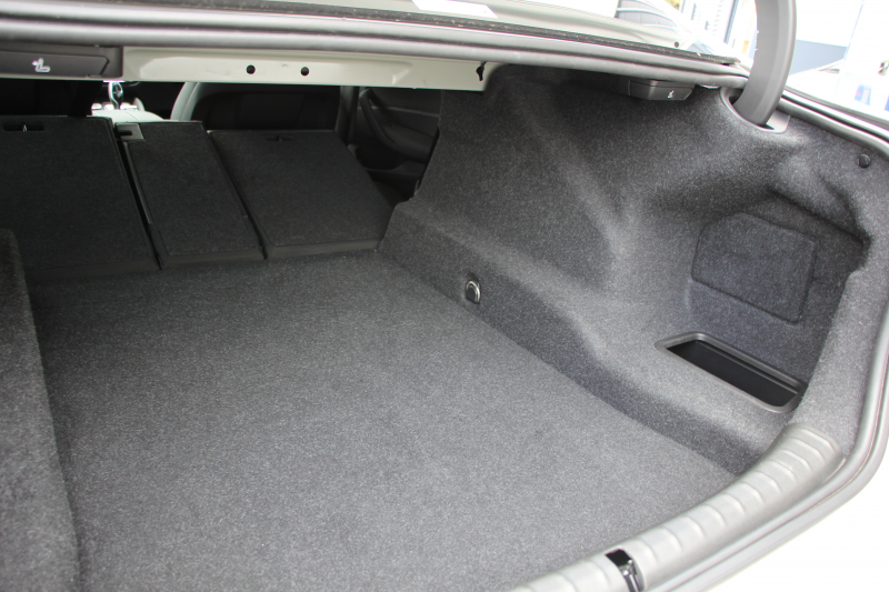 BMW 5シリーズ 530i ﾗｸﾞｼﾞｭｱﾘｰ 真珠色 高出力 252馬力 全ﾋｰﾀｰ黒革 追従ACC ｽﾃｱﾘﾝｸﾞｻﾎﾟｰﾄ ﾌﾙｾｸﾞTV ﾀｯﾁ画面HDDﾅﾋﾞTV 360度ｶﾒﾗ LEDﾍｯﾄﾞﾗｲﾄ ｵｰﾄﾊｲﾋﾞｰﾑ ｱﾝﾋﾞｴﾝﾄﾗｲﾄ ｽﾏｰﾄｷｰ PDC緊急ﾌﾞﾚｰｷ 2年保証