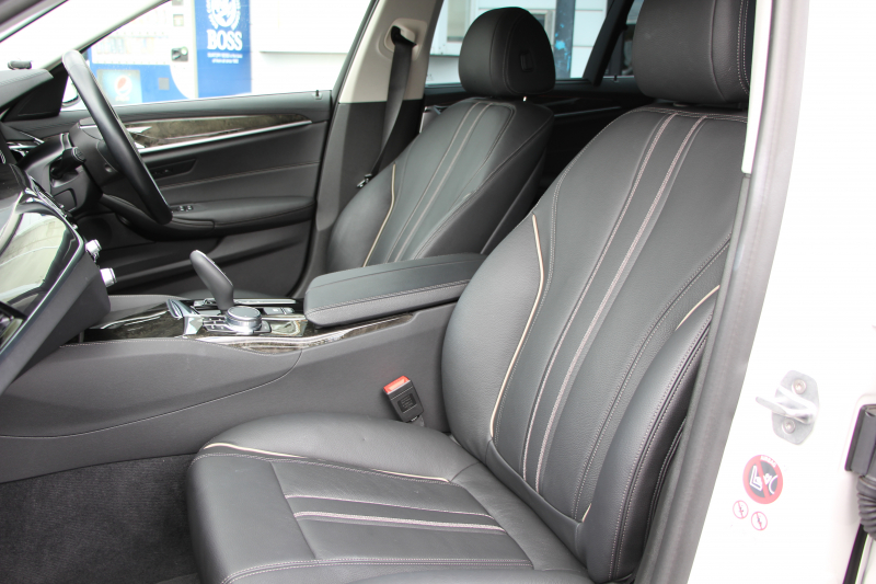 BMW 5シリーズ 530i ﾗｸﾞｼﾞｭｱﾘｰ 真珠色 高出力 252馬力 全ﾋｰﾀｰ黒革 追従ACC ｽﾃｱﾘﾝｸﾞｻﾎﾟｰﾄ ﾌﾙｾｸﾞTV ﾀｯﾁ画面HDDﾅﾋﾞTV 360度ｶﾒﾗ LEDﾍｯﾄﾞﾗｲﾄ ｵｰﾄﾊｲﾋﾞｰﾑ ｱﾝﾋﾞｴﾝﾄﾗｲﾄ ｽﾏｰﾄｷｰ PDC緊急ﾌﾞﾚｰｷ 2年保証