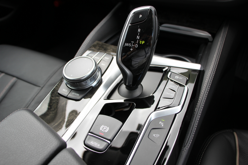 BMW 5シリーズ 530i ﾗｸﾞｼﾞｭｱﾘｰ 真珠色 高出力 252馬力 全ﾋｰﾀｰ黒革 追従ACC ｽﾃｱﾘﾝｸﾞｻﾎﾟｰﾄ ﾌﾙｾｸﾞTV ﾀｯﾁ画面HDDﾅﾋﾞTV 360度ｶﾒﾗ LEDﾍｯﾄﾞﾗｲﾄ ｵｰﾄﾊｲﾋﾞｰﾑ ｱﾝﾋﾞｴﾝﾄﾗｲﾄ ｽﾏｰﾄｷｰ PDC緊急ﾌﾞﾚｰｷ 2年保証