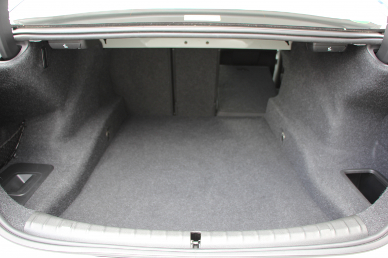 BMW 5シリーズ 530i ﾗｸﾞｼﾞｭｱﾘｰ 真珠色 高出力 252馬力 全ﾋｰﾀｰ黒革 追従ACC ｽﾃｱﾘﾝｸﾞｻﾎﾟｰﾄ ﾌﾙｾｸﾞTV ﾀｯﾁ画面HDDﾅﾋﾞTV 360度ｶﾒﾗ LEDﾍｯﾄﾞﾗｲﾄ ｵｰﾄﾊｲﾋﾞｰﾑ ｱﾝﾋﾞｴﾝﾄﾗｲﾄ ｽﾏｰﾄｷｰ PDC緊急ﾌﾞﾚｰｷ 2年保証