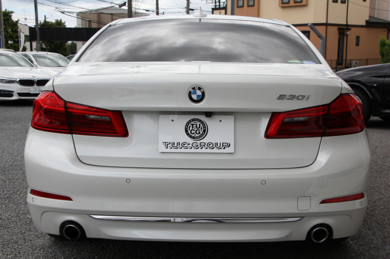 BMW 5シリーズ 530i ﾗｸﾞｼﾞｭｱﾘｰ 真珠色 高出力 252馬力 全ﾋｰﾀｰ黒革 追従ACC ｽﾃｱﾘﾝｸﾞｻﾎﾟｰﾄ ﾌﾙｾｸﾞTV ﾀｯﾁ画面HDDﾅﾋﾞTV 360度ｶﾒﾗ LEDﾍｯﾄﾞﾗｲﾄ ｵｰﾄﾊｲﾋﾞｰﾑ ｱﾝﾋﾞｴﾝﾄﾗｲﾄ ｽﾏｰﾄｷｰ PDC緊急ﾌﾞﾚｰｷ 2年保証