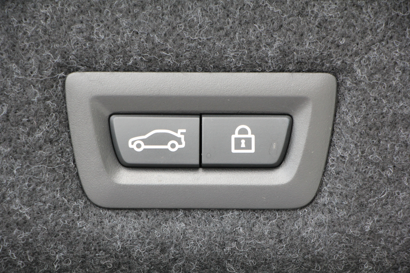 BMW 5シリーズ 530i ﾗｸﾞｼﾞｭｱﾘｰ 真珠色 高出力 252馬力 全ﾋｰﾀｰ黒革 追従ACC ｽﾃｱﾘﾝｸﾞｻﾎﾟｰﾄ ﾌﾙｾｸﾞTV ﾀｯﾁ画面HDDﾅﾋﾞTV 360度ｶﾒﾗ LEDﾍｯﾄﾞﾗｲﾄ ｵｰﾄﾊｲﾋﾞｰﾑ ｱﾝﾋﾞｴﾝﾄﾗｲﾄ ｽﾏｰﾄｷｰ PDC緊急ﾌﾞﾚｰｷ 2年保証