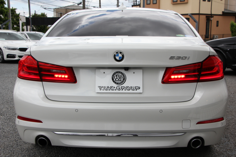 BMW 5シリーズ 530i ﾗｸﾞｼﾞｭｱﾘｰ 真珠色 高出力 252馬力 全ﾋｰﾀｰ黒革 追従ACC ｽﾃｱﾘﾝｸﾞｻﾎﾟｰﾄ ﾌﾙｾｸﾞTV ﾀｯﾁ画面HDDﾅﾋﾞTV 360度ｶﾒﾗ LEDﾍｯﾄﾞﾗｲﾄ ｵｰﾄﾊｲﾋﾞｰﾑ ｱﾝﾋﾞｴﾝﾄﾗｲﾄ ｽﾏｰﾄｷｰ PDC緊急ﾌﾞﾚｰｷ 2年保証